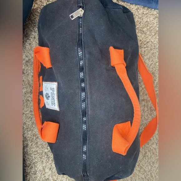 Pink duffle bag - Picture 4 of 9